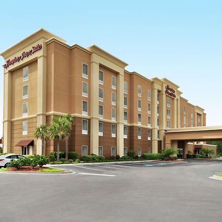 Hampton Inn & Suites Brunswick Exterior photo