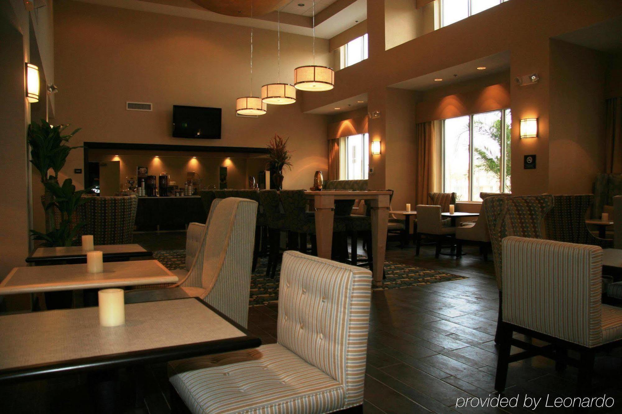 Hampton Inn & Suites Brunswick Restaurant photo